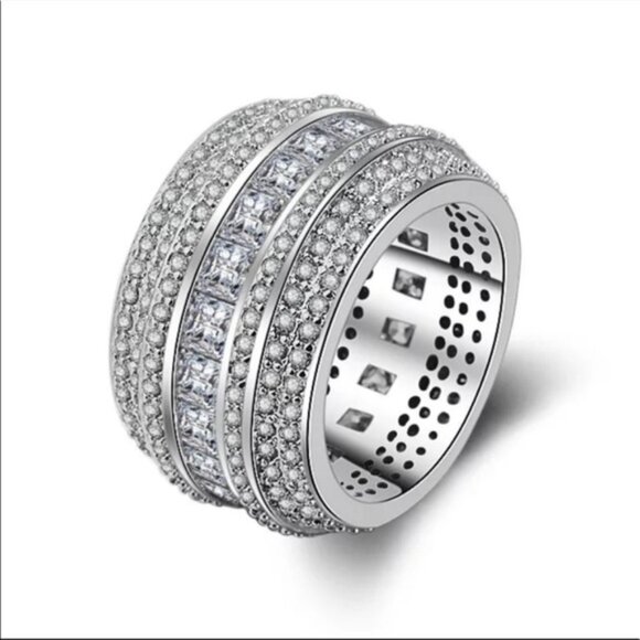 NEW LUXURY 925 STERLING SILVER DIAMOND BAND RING, CUTE RING, SHINY RING. - Picture 3 of 5